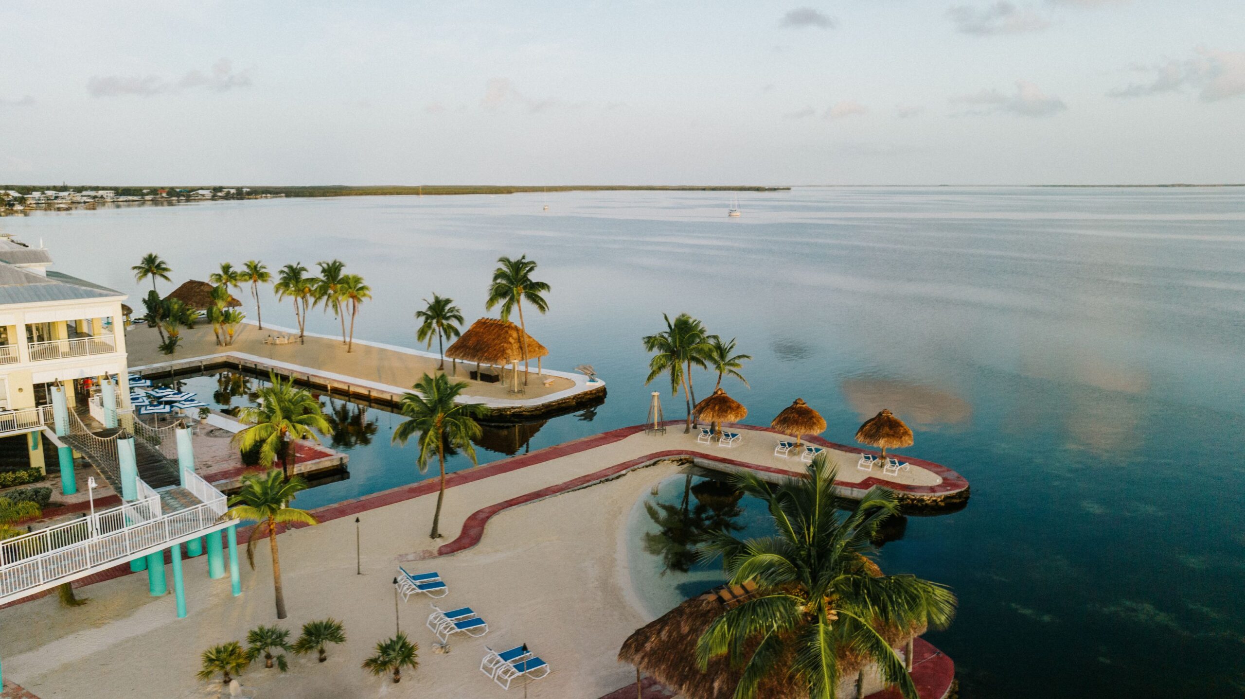 Reefhouse Resort & Marina – beachfront waterfront marina resort in Key Largo, Florida Keys